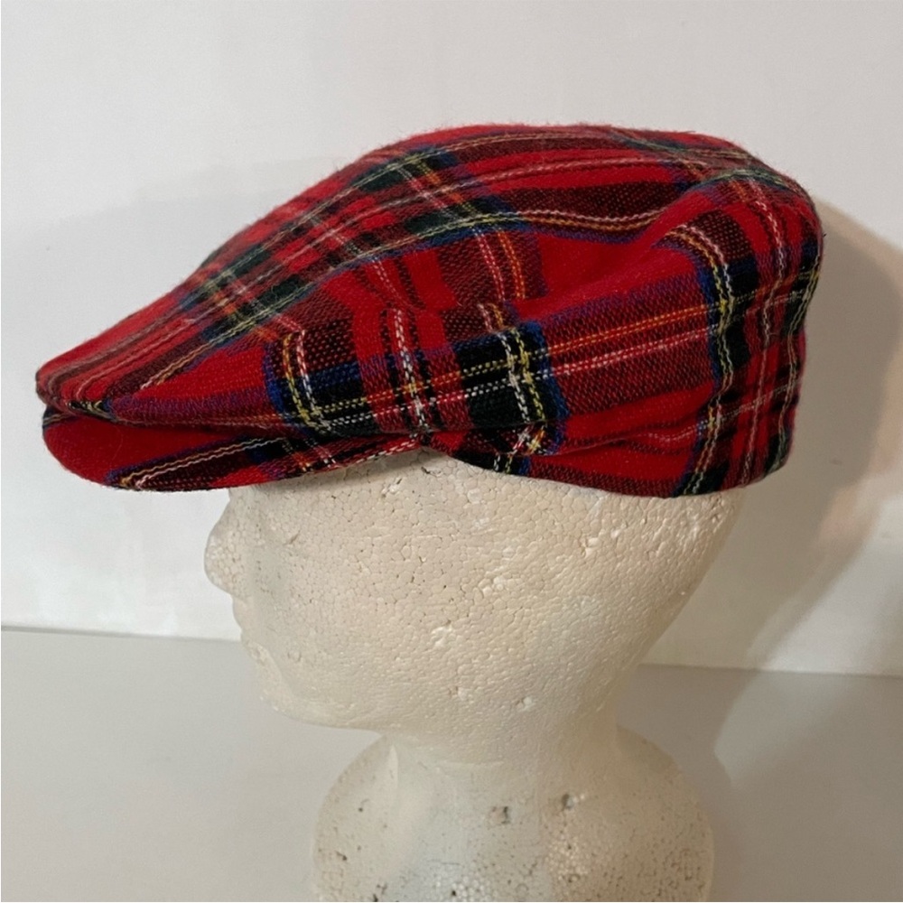 Red Country Gentlemen’s plaid Flat Cap.